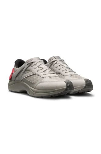 Sneaker mit Logo-Spoiler aus Mesh und Kunstwildleder