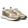 Sneaker mit Mesh-Details aus verschiedenen Materialien