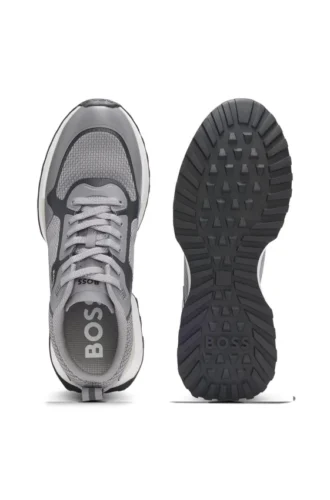 Sneaker mit Mesh-Details aus verschiedenen Materialien