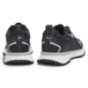 Sneaker mit Mesh-Details aus verschiedenen Materialien