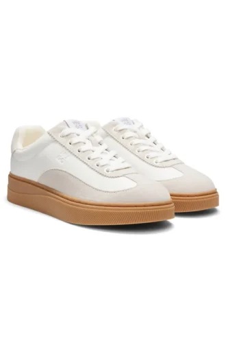 Sneaker mit Wildlederbesatz und niedrigem Profil