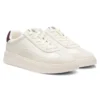 Sneaker mit Wildlederbesatz und niedrigem Profil Sneaker mit Wildlederbesatz und niedrigem Profil