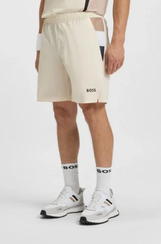 Sportliche Tennishorts mit Feuchtigkeitsmanagement