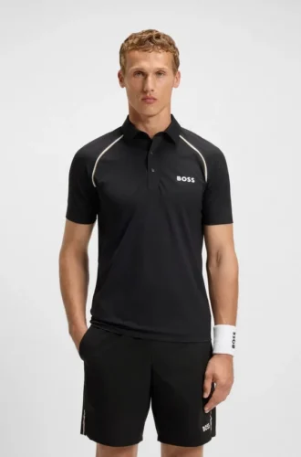 Sportliches Polohemd mit charakteristischen Streifen und Geruchskontrolle