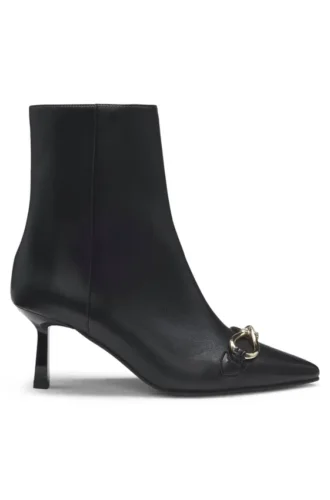 Stiefeletten mit Metallverzierungen aus Kunstleder