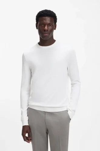 Strickpullover in regulärer Passform mit Rundhalsausschnitt