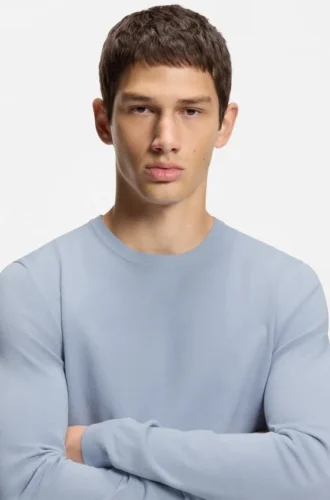 Strickpullover in regulärer Passform mit Rundhalsausschnitt