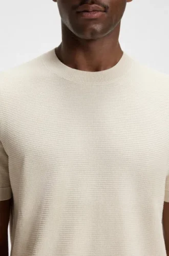 Strickpullover mit gemischten Strukturen
