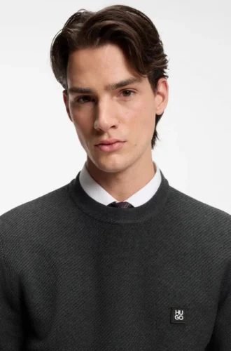 Strickpullover mit gestapeltem Logo