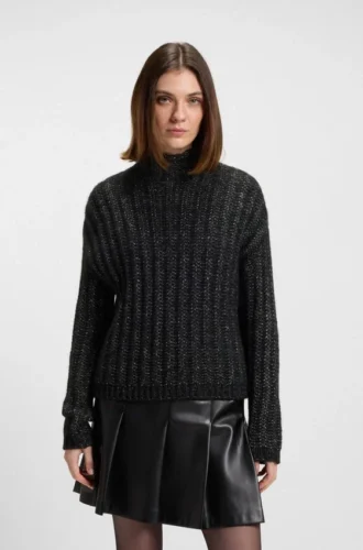 Strickpullover mit markanter Rippenstruktur