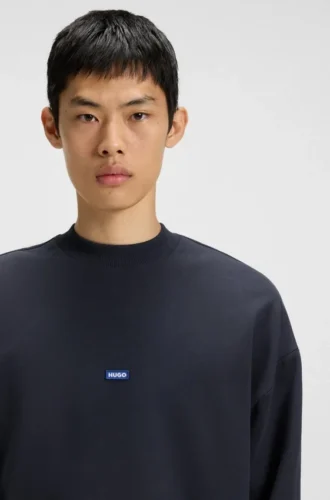 Sweatshirt aus Baumwollfrottee mit blauem Logo-Aufnäher