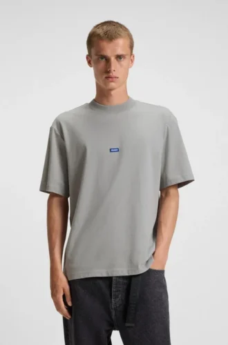 T-Shirt aus Baumwolljersey mit blauem Logo-Patch