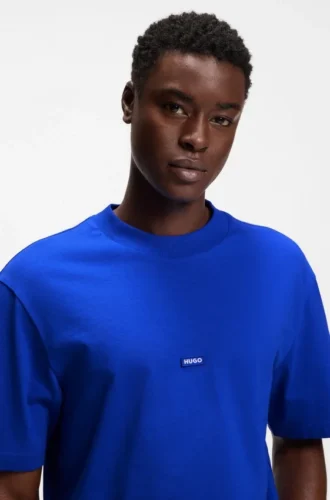 T-Shirt aus Baumwolljersey mit blauem Logo-Patch