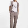 T-Shirt aus Baumwolljersey mit versetztem Logo T-Shirt aus Baumwolljersey mit versetztem Logo
