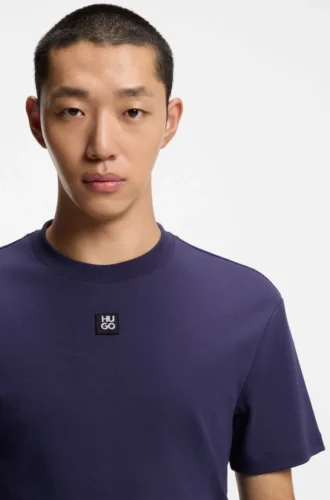 T-Shirt aus Interlock-Baumwolle mit metallischem Logo-Aufnäher