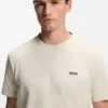 T-Shirt mit gesticktem Logo aus Baumwollpiqué T-Shirt mit gesticktem Logo aus Baumwollpiqué