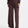 Taillierte Hose aus einer Virgin-Wollmischung Taillierte Hose aus einer Virgin-Wollmischung