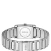 Uhr mit schwarzem Zifferblatt und goldfarbenem Armband
