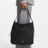 Umhängetasche mit gestapeltem Logo Umhängetasche mit gestapeltem Logo