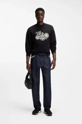 Umhängetasche mit kontrastierendem Logo-Print