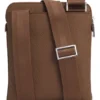 Umschlagtasche aus italienischem Leder mit geprägtem Logo