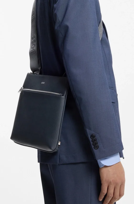 Umschlagtasche mit folienbedrucktem Logo Umschlagtasche mit folienbedrucktem Logo
