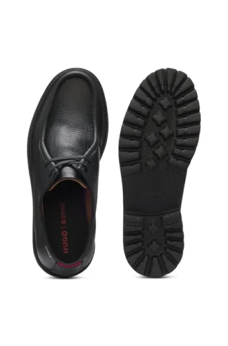Von Mokassins inspirierte Derby-Schuhe aus getrommeltem Leder