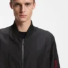 Wasserabweisende Bomberjacke aus beschichtetem Satin