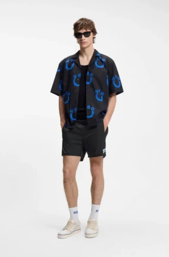 Wasserabweisende Shorts mit Flaggenlogo