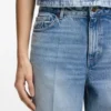 Weit geschnittene Jeans aus blauem Stretch-Denim