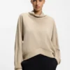 Weit geschnittenes Sweatshirt mit drapiertem Trichterkragen