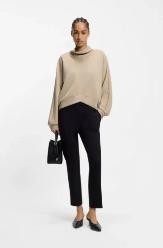 Weit geschnittenes Sweatshirt mit drapiertem Trichterkragen