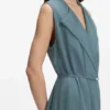 Wickelkleid aus Krepp mit Gürtel