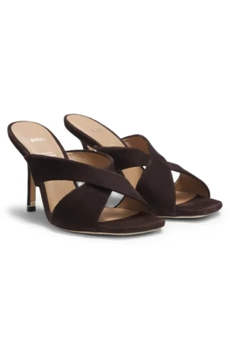 Wildledersandalen mit gekreuzten Riemen