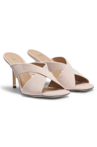 Wildledersandalen mit gekreuzten Riemen