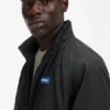 Windjacke mit Logo-Patch und wasserabweisender Beschichtung