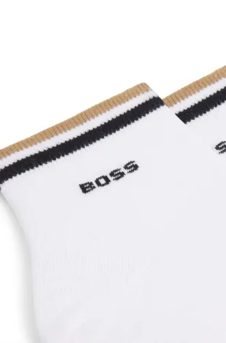 Zweierpack kurze Socken mit charakteristischen Streifen am Bündchen