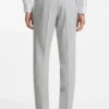 Zweiteiliger Slim-Fit-Anzug aus Bekleidung mit feinem Muster Zweiteiliger Slim-Fit-Anzug aus Bekleidung mit feinem Muster
