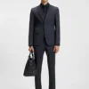 Zweiteiliger Slim-Fit-Anzug aus Schurwolle mit feinem Muster Zweiteiliger Slim-Fit-Anzug aus Schurwolle mit feinem Muster